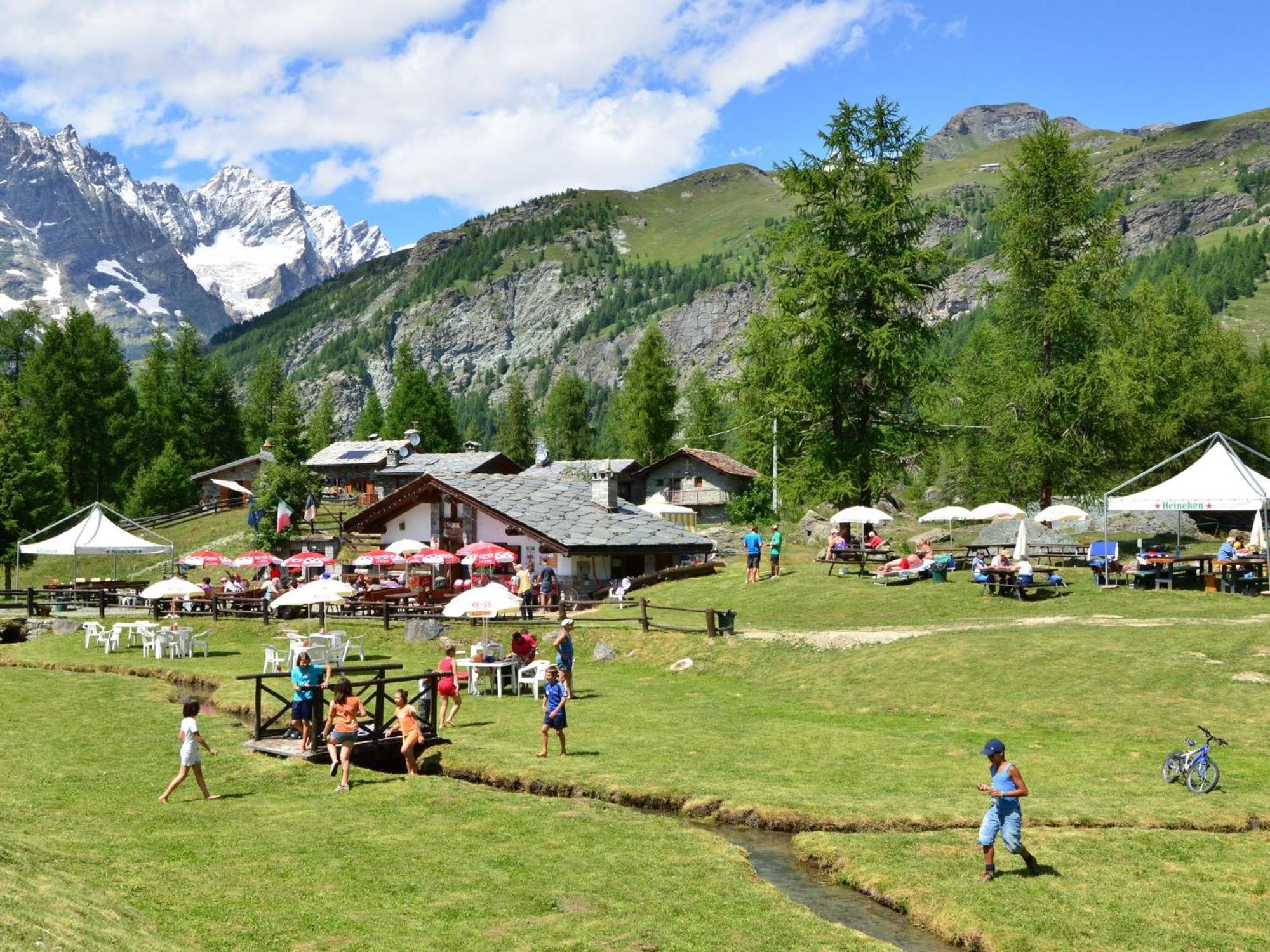 Chalet Village Situated In A Quiet Area Antey-Saint-André Exterior foto